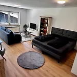 Apartment Modernes In 24h Check-in Terrasse Mit Blick Ins Gruene Privater Parkplatz *