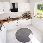 Apartment Modernes In 24h Check-in Terrasse Mit Blick Ins Gruene Privater Parkplatz *