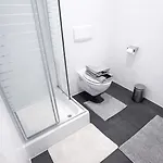 Modernes In 24h Check-in Terrasse Mit Blick Ins Gruene Privater Parkplatz * Freudenberg am Main