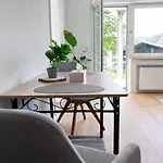Apartment Modernes In 24h Check-in Terrasse Mit Blick Ins Gruene Privater Parkplatz *