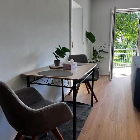 Apartment Modernes In 24h Check-in Terrasse Mit Blick Ins Gruene Privater Parkplatz
