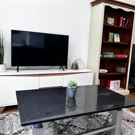 Mit Gruenem Blick Terrasse & Neu Saniert Bordinghaus 24h Check-in In アパート フロイデンベルク・アム・マイン