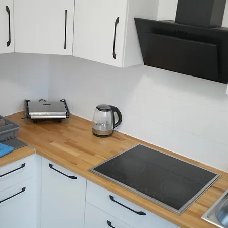 Apartment Modernes In 24h Check-in Terrasse Mit Blick Ins Gruene Privater Parkplatz *