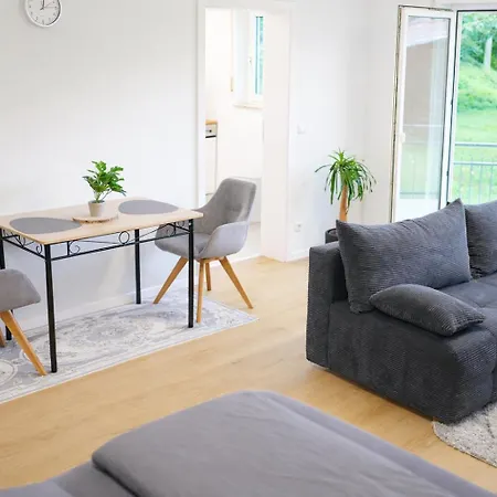 Modernes In 24h Check-in Terrasse Mit Blick Ins Gruene Privater Parkplatz Lejlighed